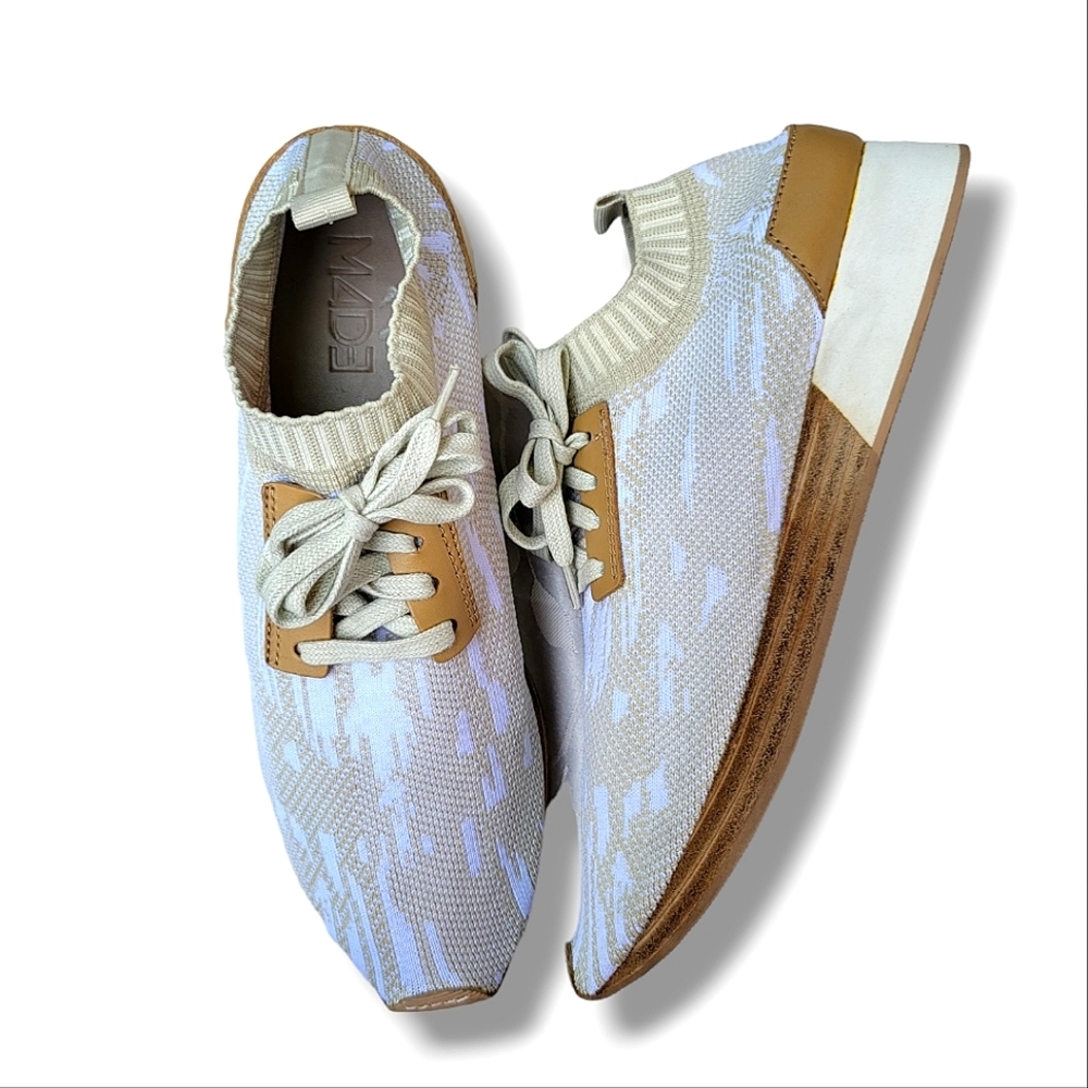 EUC  M4D3 On the Run Comfort Knit Stretch‎ Workout Sneakers Rubber Shoes Size 9